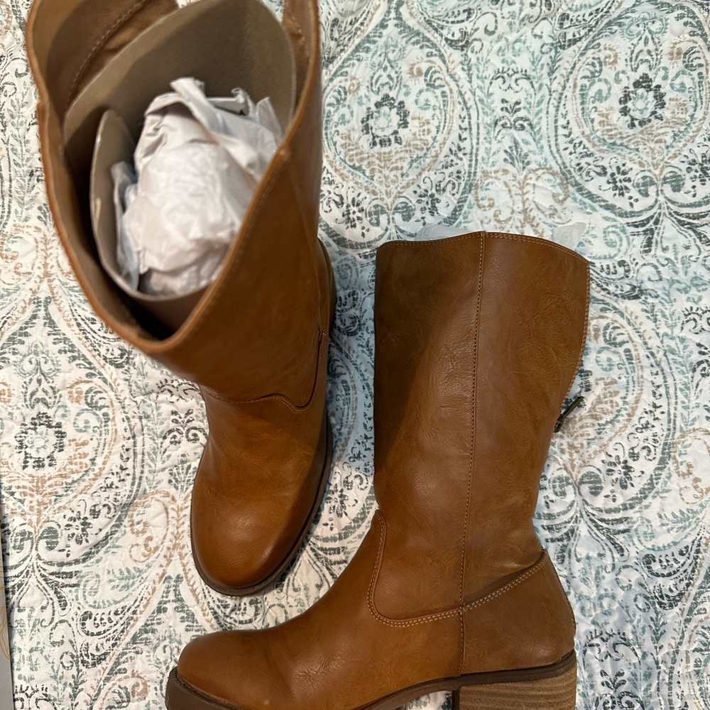 Yellow Box Tan Heeled Boots Sleek Design